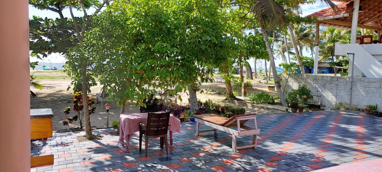 Marari Anna Beach Villa Mararikulam Exterior photo